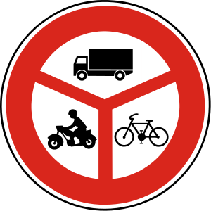 Značka B 18 - Zákaz vjazdu vyznačených vozidiel - zakazuje vjazd vozidlám vyznačených druhov; tieto druhy vozidiel sa vyznačujú významovými symbolmi zo značiek B4 až B17, B21 a B22.