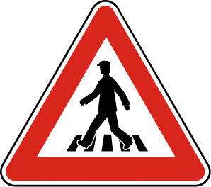 Značka A 13 - Priechod pre chodcov - upozorňuje na vyznačený priechod pre chodcov, ktorý by vodič inak neočakával alebo ktorý nie je z dostatočnej vzdialenosti viditeľný. Značka sa používa najmä mimo obce; v obci vtedy, ak vyznačený priechod pre chodcov je umiestnený mimo križovatky.
