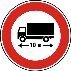 Značka B 20 - Zákaz vjazdu vozidiel alebo súprav vozidiel, ktorých dĺžka presahuje vyznačenú hranicu - zakazuje vjazd vozidlám alebo súprav vozidiel, ktorých dĺžka vrátane nákladu presahuje vyznačenú hranicu na značke.