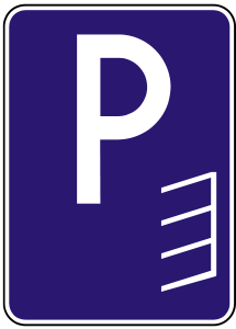 Značka IP 13b - Parkovisko – parkovacie miesta so šikmým státím - vyznačuje a určuje dovolený šikmý spôsob státia vozidiel vo vzťahu k okraju vozovky a používa sa podľa rovnakých podmienok ako značka IP13a s tým rozdielom, že sa používa vždy so značkou V10b.