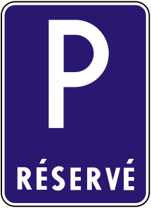 Značka IP 16 - Parkovisko – parkovacie miesta s vyhradeným státím - označuje určené (vyhradené) parkovisko, kde zastavenie a státie je dovolené len pre určité vozidlo. Okrem času, v ktorom je parkovisko vyhradené, môžu na takto označenom parkovisku zastaviť a stáť aj vodiči iných vozidiel, ak to nie je zakázané.